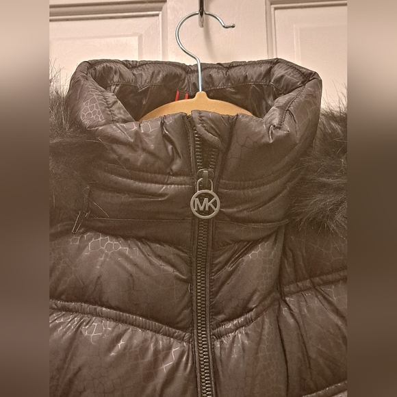MICHAEL KORS Black Quilted Puffer Vest W/Faux Fur Trim, Removable Hoodie, Sz L - Picture 15 of 16